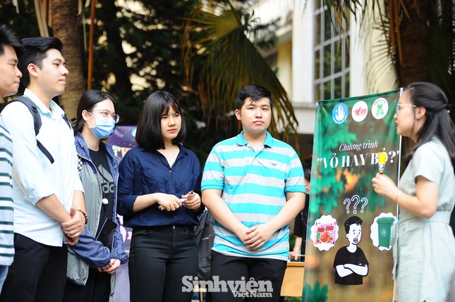 Sinh viên thu, đổi vỏ mì tôm lấy chỉ tiêu “Tình nguyện tốt“ ảnh 4