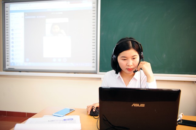 Chuyển đổi hình thức dạy học trực tuyến thay thế hoàn toàn quá trình dạy học trực tiếp ảnh 1