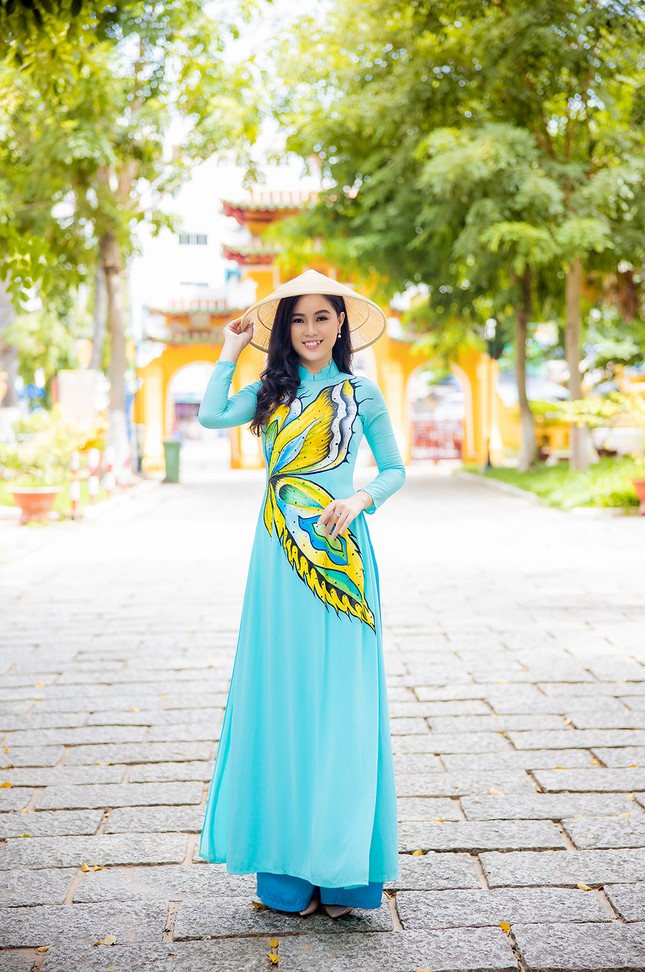 18 tuổi Hoa khôi Sinh viên từng bán trà sữa và đi dạy thêm ảnh 11