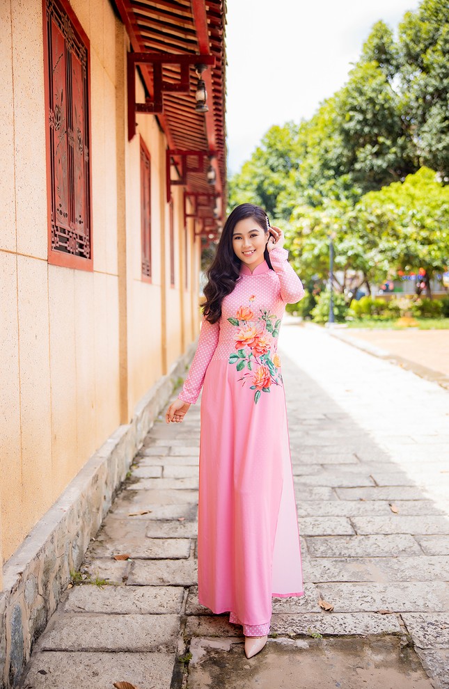 18 tuổi Hoa khôi Sinh viên từng bán trà sữa và đi dạy thêm ảnh 8