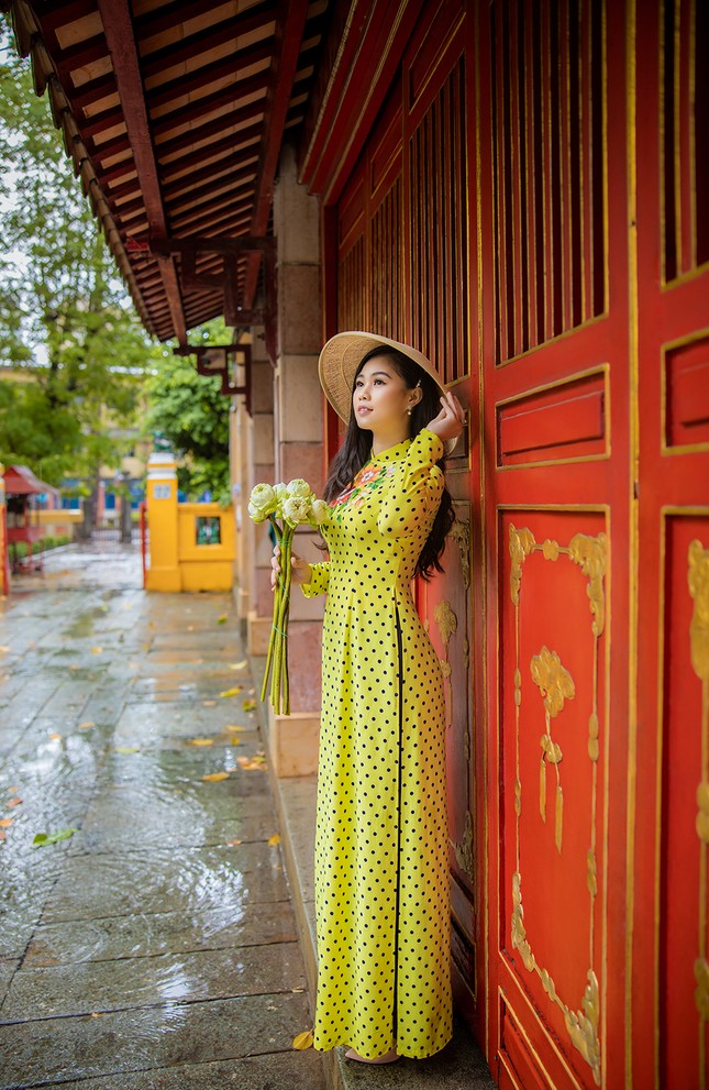 18 tuổi Hoa khôi Sinh viên từng bán trà sữa và đi dạy thêm ảnh 12