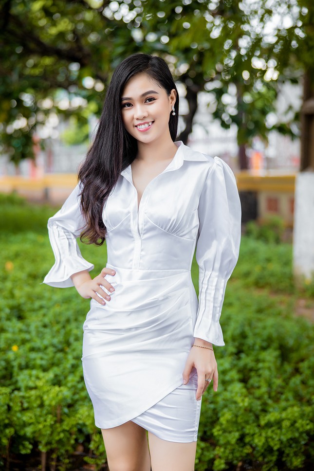 18 tuổi Hoa khôi Sinh viên từng bán trà sữa và đi dạy thêm ảnh 6