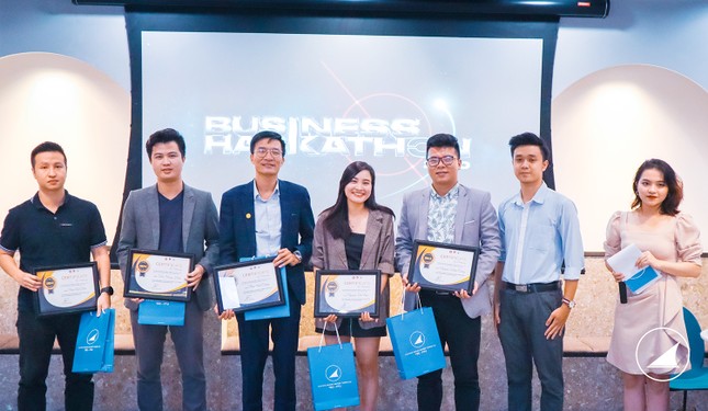 Tìm ra chủ nhân giải thưởng lớn cuộc thi Hackathon kinh doanh đầu tiên tại Việt Nam ảnh 3