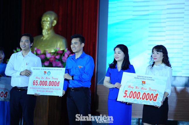 Gần 500 triệu đồng từ các cơ sở Đoàn - Hội Thủ đô ủng hộ đồng bào miền Trung ảnh 4