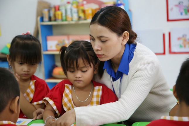 Niềm vui của cô giáo trẻ vùng cao là thấy các em đến lớp đông đủ ảnh 1