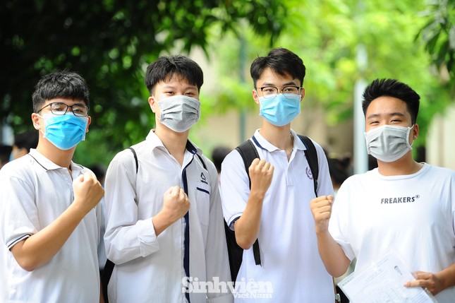 Bộ GD - ĐT yêu cầu tăng cường phòng, chống dịch COVID-19 trong trường học ảnh 1