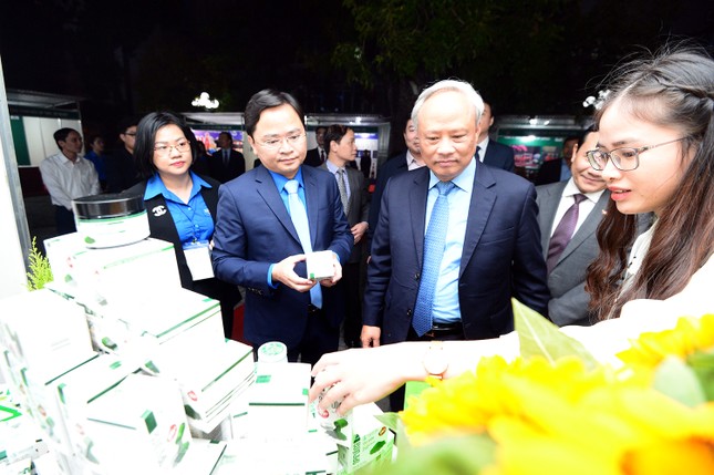 Vinh danh những nhà nông trẻ đạt doanh thu trên 1 tỷ đồng ảnh 2