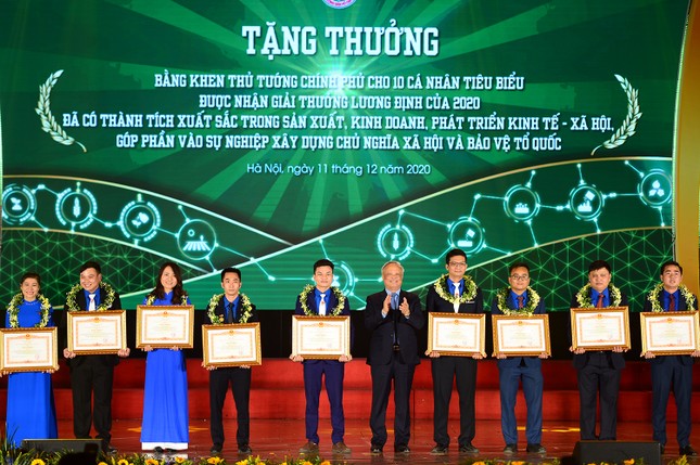 Vinh danh những nhà nông trẻ đạt doanh thu trên 1 tỷ đồng ảnh 1