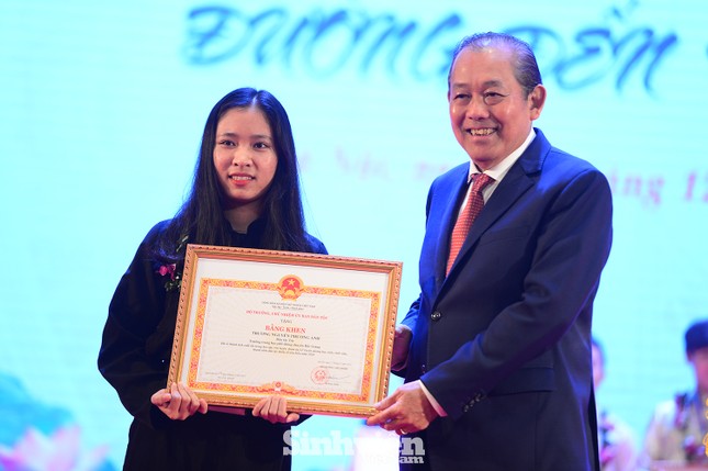 Tuyên dương 145 học sinh, sinh viên, thanh niên dân tộc thiểu số tiêu biểu ảnh 3