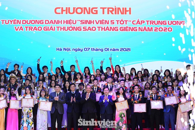Tuyên dương 198 cá nhân và 24 tập thể “Sinh viên 5 tốt” cấp T.Ư ảnh 3