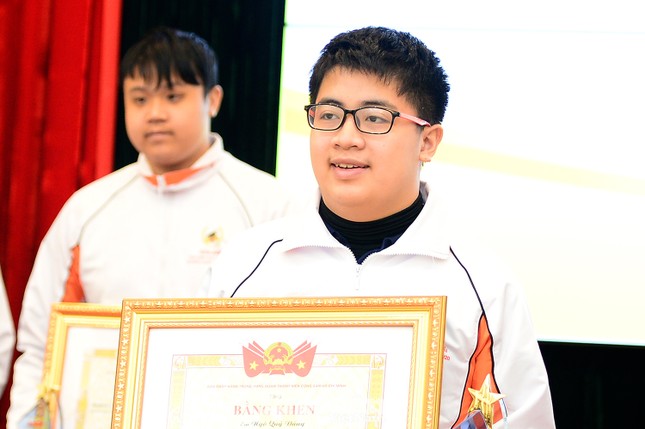 Những gương mặt Vàng tại các kỳ thi Olympic quốc tế 2020 ảnh 2