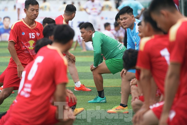 Sôi nổi giải bóng đá 7 người dành cho thanh niên công nhân Đồng bằng Sông Tiền ảnh 3