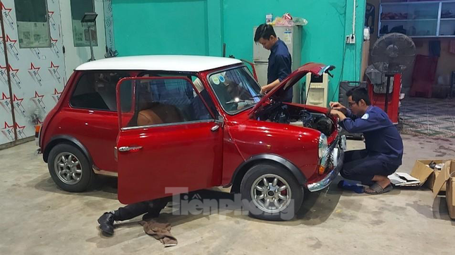 Tái Hiện Mini Cooper Phong Cách Mr Bean Tại Bến Tre