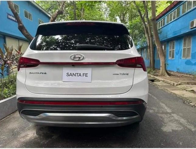 Lộ ảnh Hyundai Santa Fe Hybrid tại Việt Nam ảnh 1