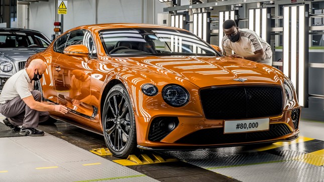 Lộ thông tin về xe điện đầu tiên của Bentley ảnh 1