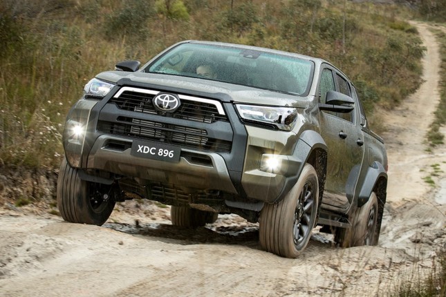 Toyota Hilux 2024 thêm biến thể hoàn toàn mới ảnh 3