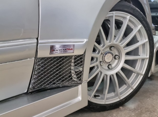 Thợ châu Phi tự chế xe Mercedes-Benz bản giới hạn ảnh 5
