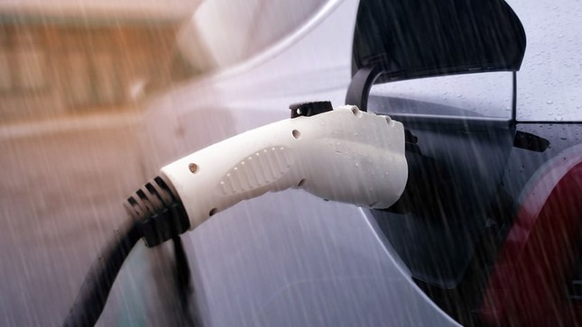 Những điều cần chú ý khi vận hành ô tô điện vào ngày mưa ảnh 3