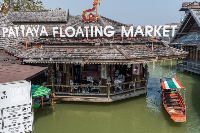 Lửa 'nhấn chìm' khu chợ nổi tiếng ở thiên đường du lịch Pattaya ảnh 6