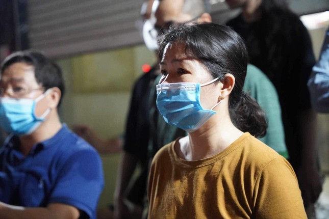 Cháy dữ dội ở chung cư Hà Nội, nhiều người la hét kêu cứu trong đêm ảnh 13