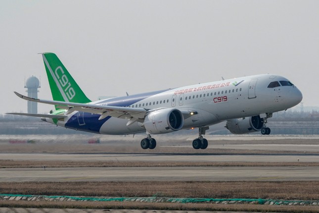 Máy bay 'made in China' nhận đơn hàng kỷ lục ảnh 1