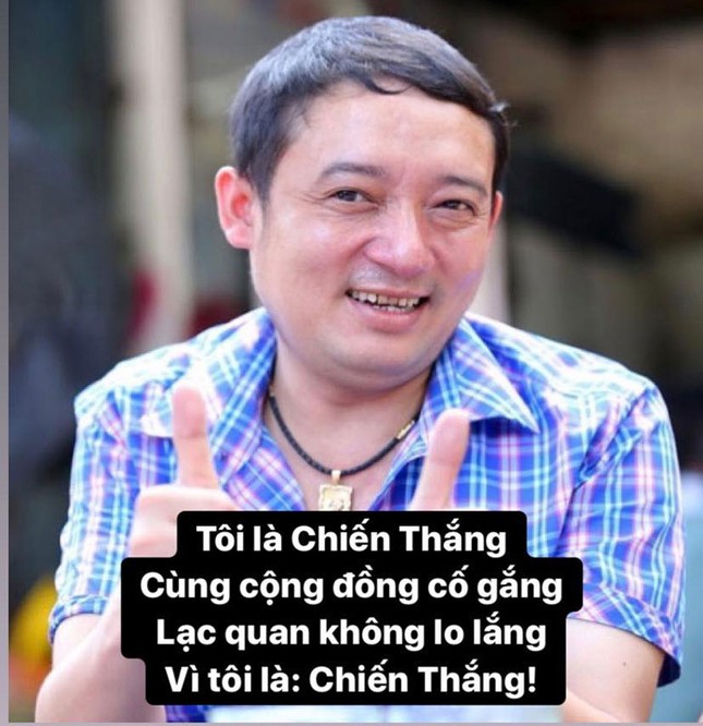 Sao Việt hào hứng theo trend ‘ở nhà': 'Tôi là Tự Long, ở nhà cho nước nó trong' ảnh 2