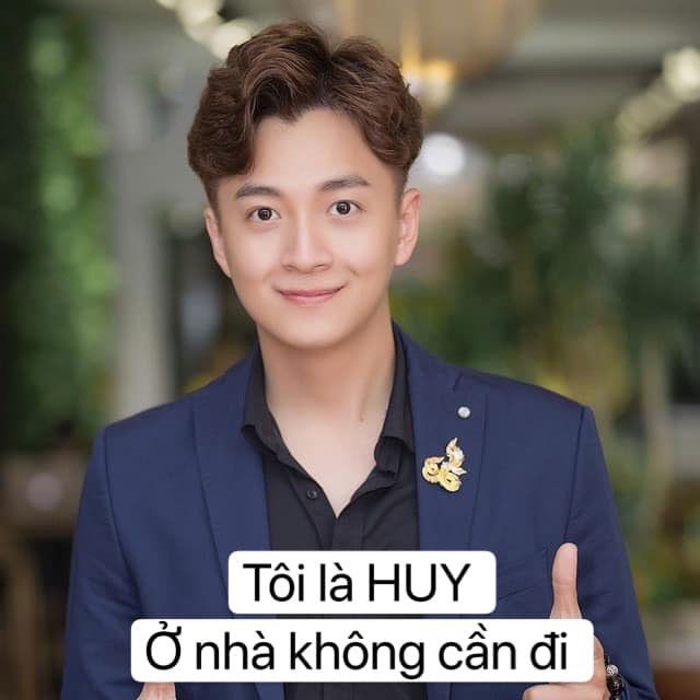 Sao Việt hào hứng theo trend ‘ở nhà': 'Tôi là Tự Long, ở nhà cho nước nó trong' ảnh 11