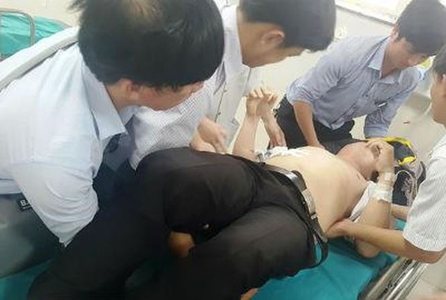 Tin hot giáo dục: Cô giáo phạt học sinh uống nước vắt từ giẻ lau bảng ảnh 2