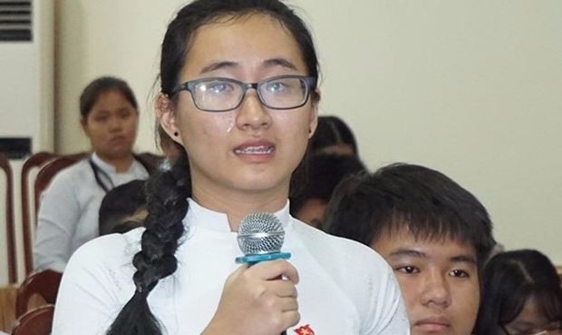 Tin hot giáo dục: Cô giáo phạt học sinh uống nước vắt từ giẻ lau bảng ảnh 1