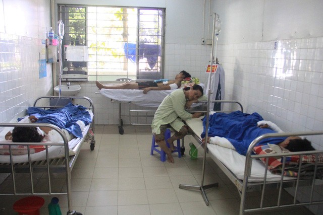 Nổ tàu cá ở Lý Sơn: 8 nạn nhân qua nguy kịch, 1 người phải cưa chân ảnh 1