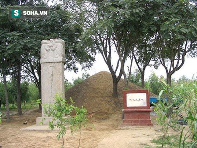 7 bộ xương nữ trong mộ Kỷ Hiểu Lam và sự thật gây sốc về vị quan nổi tiếng này ảnh 4