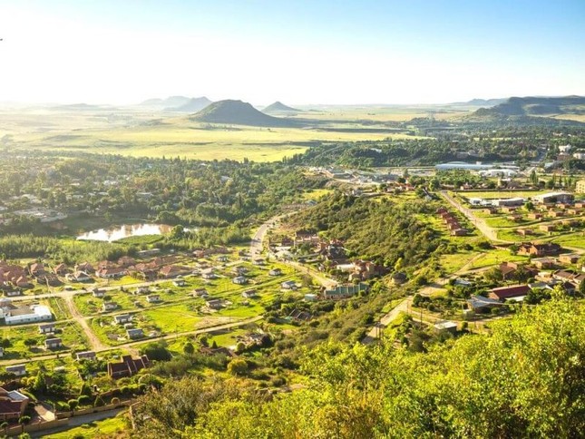 Đất nước Lesotho còn có điều gì độc đáo ở những điểm sau?