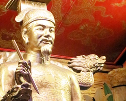 Sinh thời, Lê Thánh Tông là vị vua nổi tiếng tài giỏi ở lĩnh vực nào?