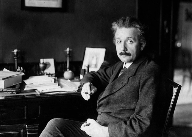 Không chỉ là nhà vật lý, Einstein còn là nhà phát minh. Đâu sản phẩm do ông tạo ra?