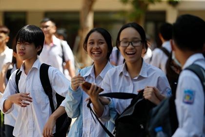 ẢNH: Nữ sinh Thủ đô xinh xắn, rạng ngời sau buổi thi Ngữ Văn ảnh 3