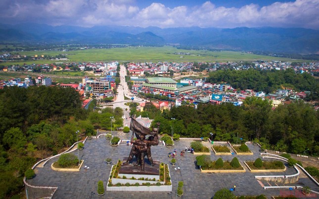 Tỉnh duy nhất nào của Việt Nam có đường biên giới giáp cả 2 nước Lào và Trung Quốc?