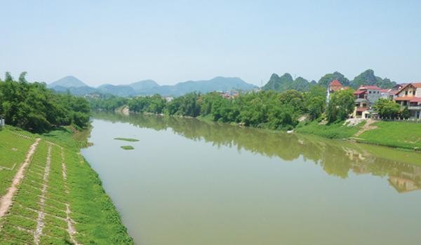 Dòng sông chảy ngược Kỳ Cùng nằm trong tỉnh nào là của Việt Nam?