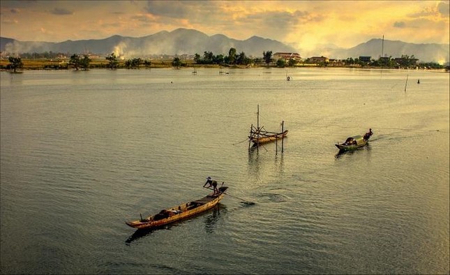 Việt Nam sở hữu từng nào dòng sông xuyên biên giới?