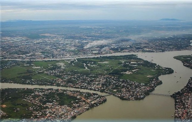 Sông dài nhất bắt nguồn từ Việt Nam có tên là gì?