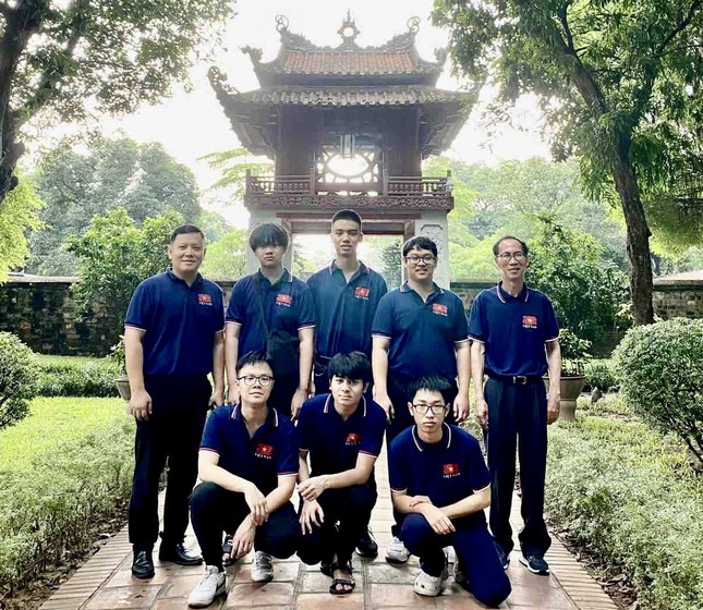 Việt Nam giành 2 huy chương Vàng, đứng thứ 6 tại Olympic Toán học quốc tế ảnh 1