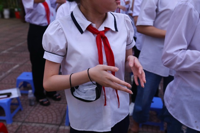 Khai giảng tại ngôi trường đặc biệt ở Hà Nội, dùng tay hát quốc ca ảnh 17