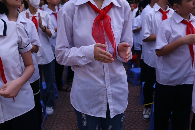 Khai giảng tại ngôi trường đặc biệt ở Hà Nội, dùng tay hát quốc ca ảnh 18