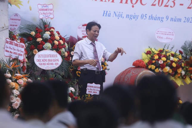 Khai giảng tại ngôi trường đặc biệt ở Hà Nội, dùng tay hát quốc ca ảnh 23