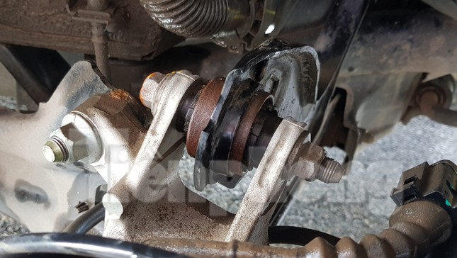 Khách hàng phản ánh Honda CR-V 2018 bị gỉ sét sau vài tháng lăn bánh ảnh 2