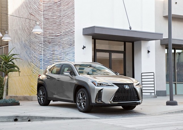 Lexus mang 3 mẫu xe sang 'siêu hạng' tới Paris Motor Show ảnh 4