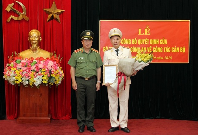 Đại tá Đỗ Văn Hoành nhận quyết định bổ nhiệm chánh thanh tra Bộ Công An