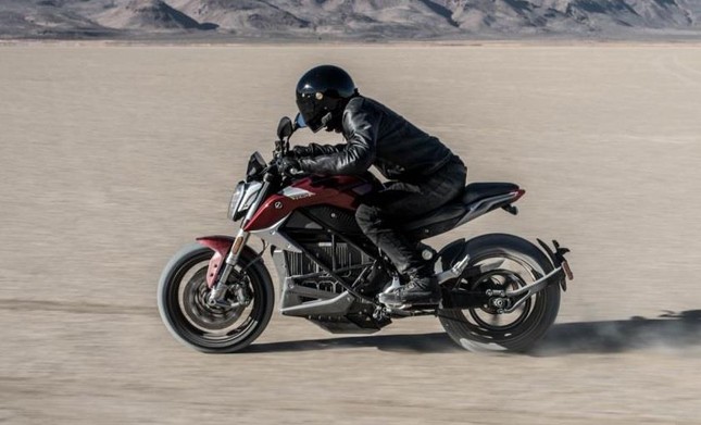 Mỹ ra mắt xe máy điện chạy 200 km/h, sạc 95% pin chỉ trong 1h ảnh 1