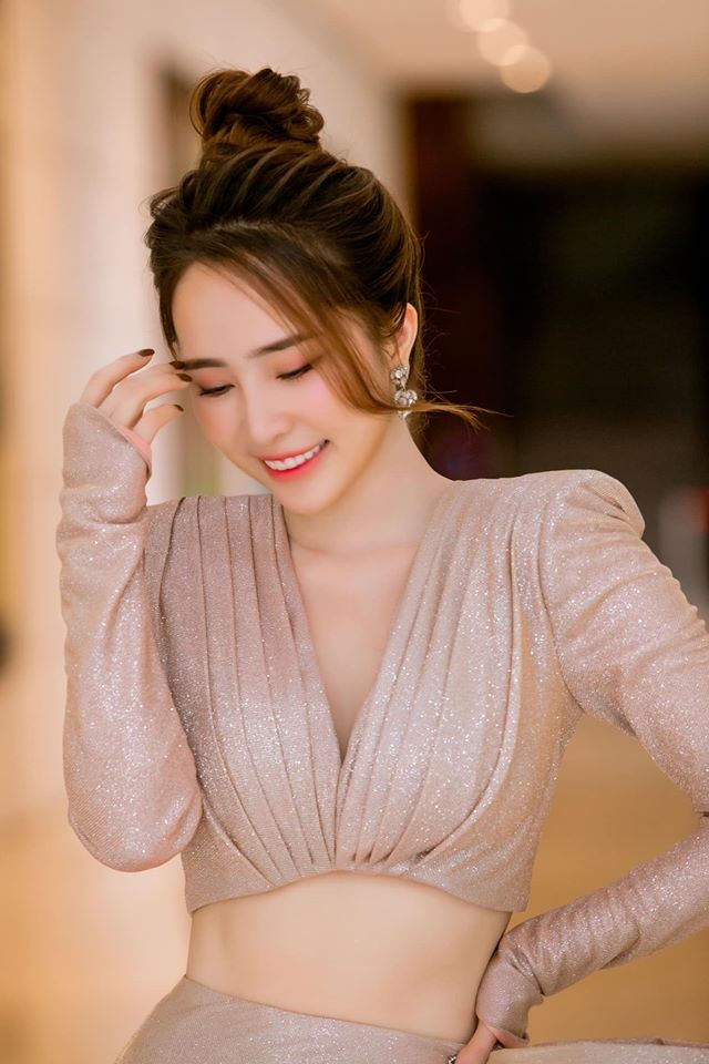 Sau khi 'soán ngôi' Ngọc Trinh với vòng eo 55cm, Quỳnh Nga liên tục tung ảnh bikini ảnh 10