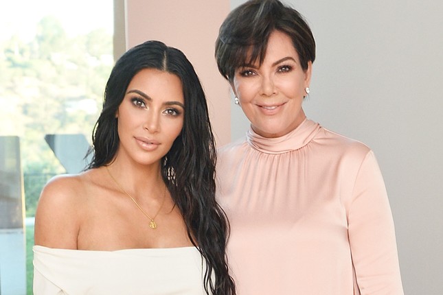 Kanye West muốn ly hôn sau khi Kim 'siêu vòng 3' và mẹ muốn đưa anh đi trại tâm thần ảnh 1