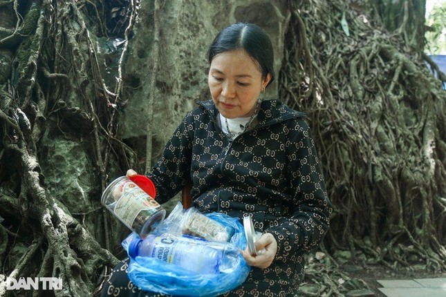 Mất điện, người Hà Nội chui hang động trốn nóng ảnh 2